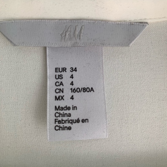 H&M off white blouse - Picture 4 of 5